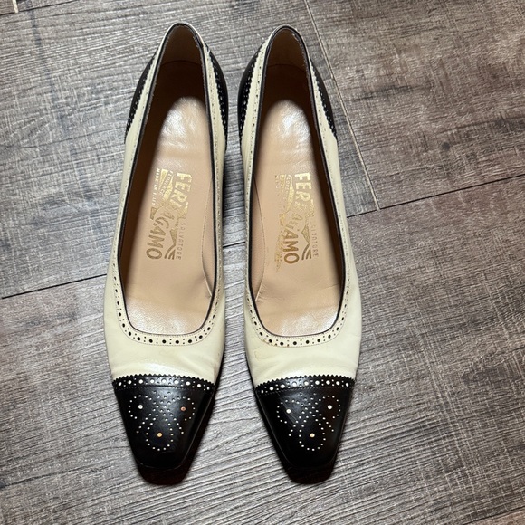 Salvatore Ferragamo Shoes - VTG Salvatore Ferragamo Leather Kitten Heel Pumps Black & White Oxford